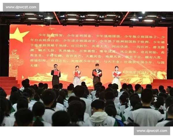 青春吟诵声震梦想舞台诗意闪耀校园朗诵盛典之夜璀璨时光绚丽启航